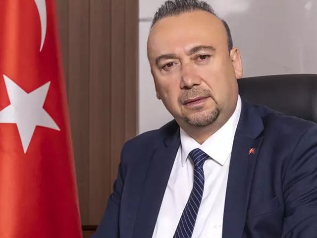 CHP toplantısına damga vuran &Ouml;zkan Yalım &ccedil;ıkışı: 'Ahlaksızlık' g&ouml;ndermesi