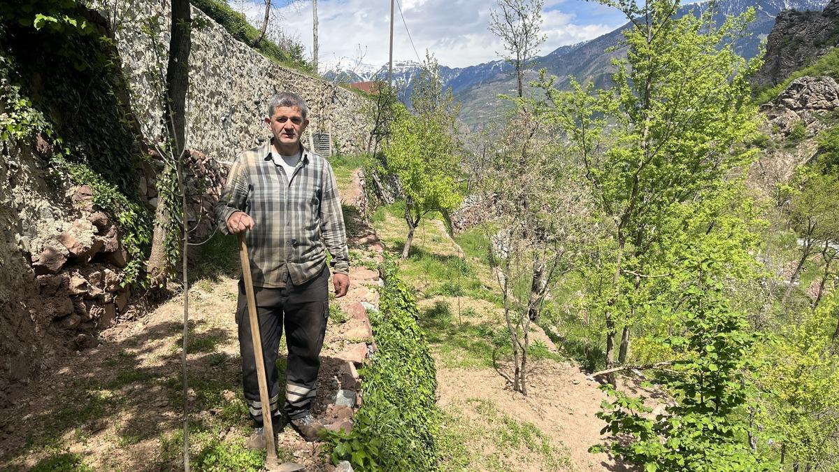 2 d&ouml;n&uuml;ml&uuml;k arazi 8 d&ouml;n&uuml;ml&uuml;k verimli tarım alanına d&ouml;n&uuml;şt&uuml; 4