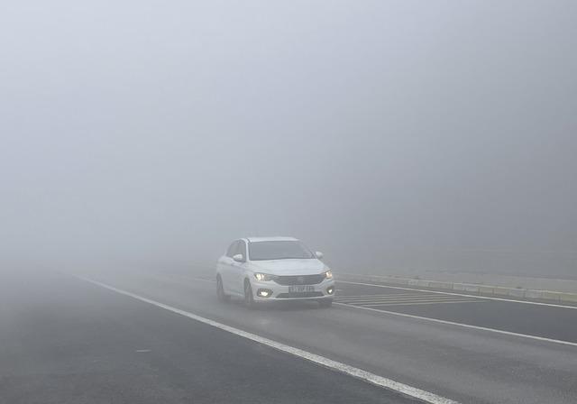 Bolu Dağı nda sis g&ouml;r&uuml;ş mesafesini d&uuml;ş&uuml;rd&uuml; 3