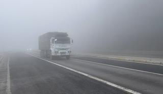 Bolu Dağı'nda sis g&ouml;r&uuml;ş mesafesini d&uuml;ş&uuml;rd&uuml;
