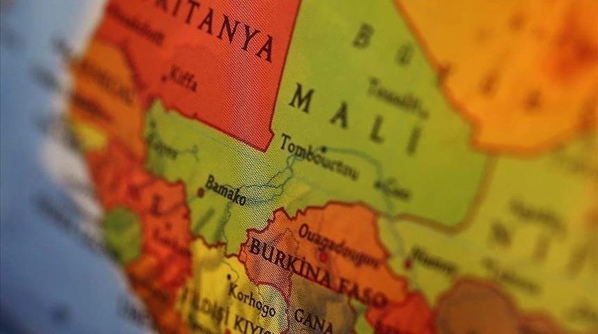 Mali'de intihar bombacısı Savunma Bakanı Sadio Camara'yı &ouml;ld&uuml;rd&uuml;!