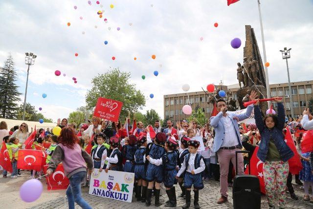 Uşak’ta 3 gün sürecek çocuk festivali başladı