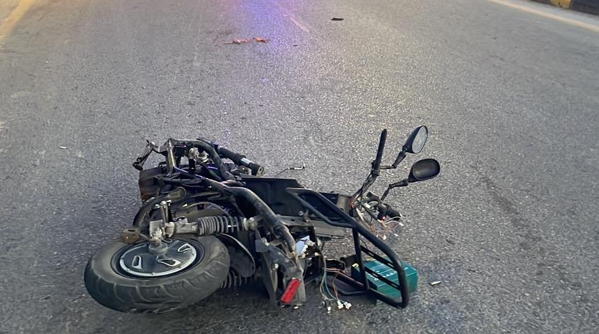 Aydın'da otomobille &ccedil;arpışan elektrikli skuter s&uuml;r&uuml;c&uuml;s&uuml; &ouml;ld&uuml;