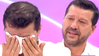 &Ouml;zel hayat itirafı sonrası gen&ccedil; eşi merak edildi! Ağlayarak anlattı