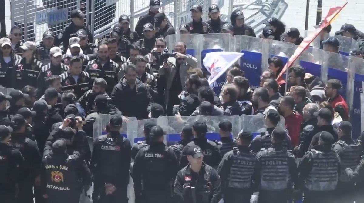 Taksim de 1 Mayıs gerginliği! Çok sayıda gözaltı var 1