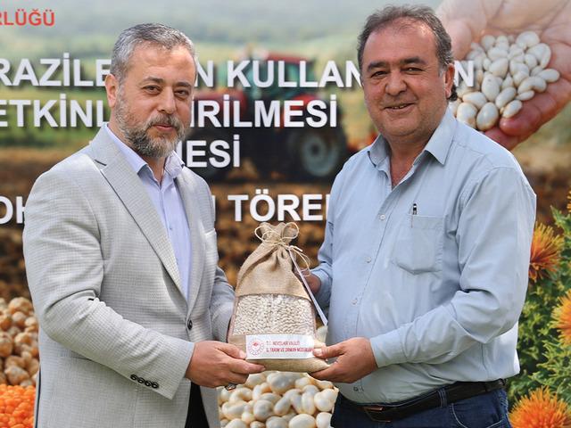 Nevşehir'de &ccedil;ift&ccedil;ilere 22,2 ton kuru fasulye tohumu dağıtıldı