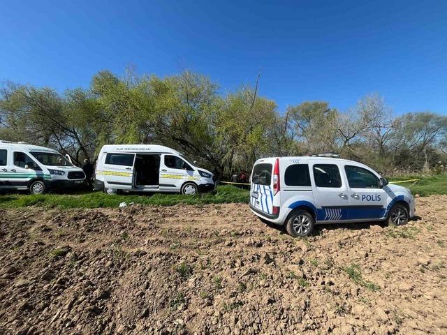 K&uuml;tahya&rsquo;nın Adranos &Ccedil;ayı kenarında ceset bulundu 1
