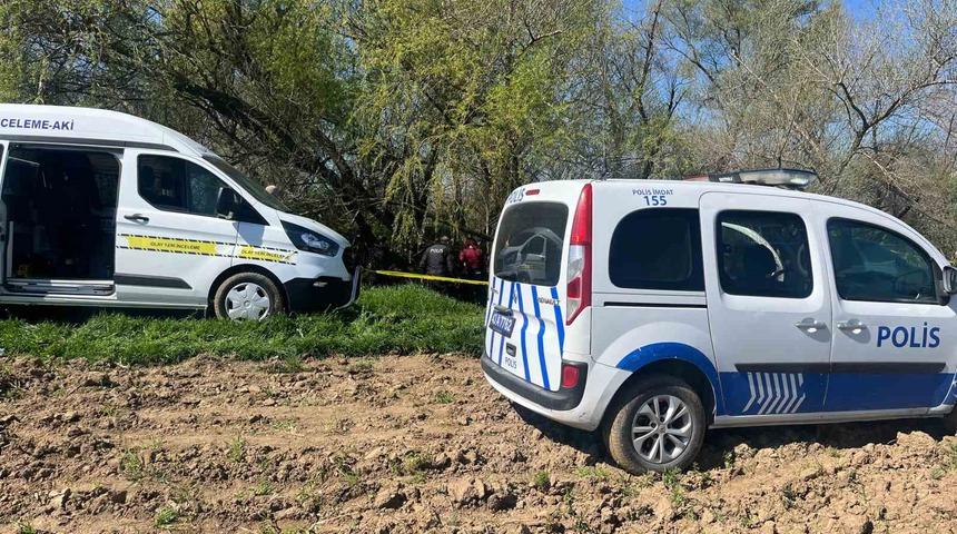 K&uuml;tahya&rsquo;nın Adranos &Ccedil;ayı kenarında ceset bulundu