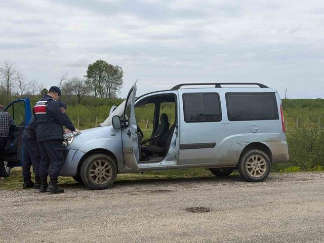 Aracında silahla vurulmuş halde bulundu 1