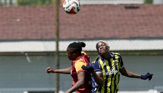 Derbide unutulmaz geri d&ouml;n&uuml;ş! Şampiyonluk alev aldı...