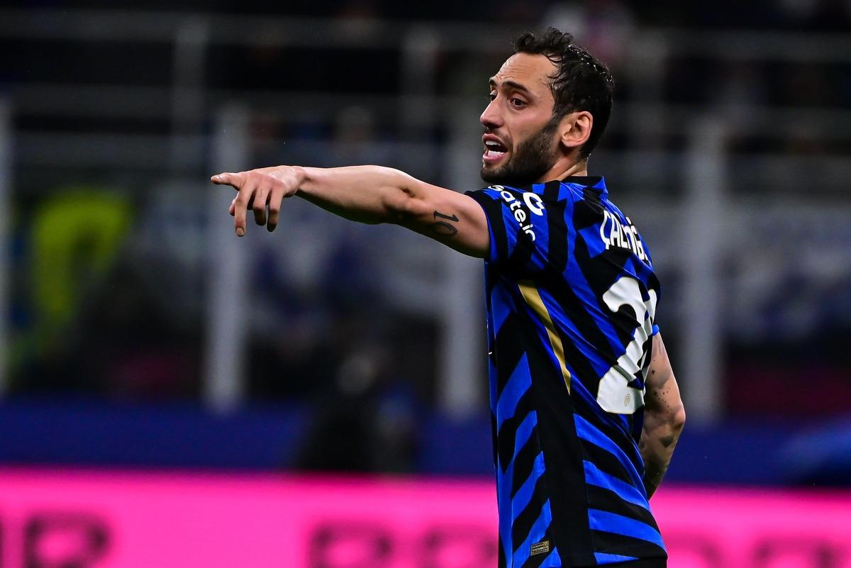 Arda dan sonra bir şok daha! Hakan &Ccedil;alhanoğlu sezonu kapattı: D&uuml;nya Kupası... 1