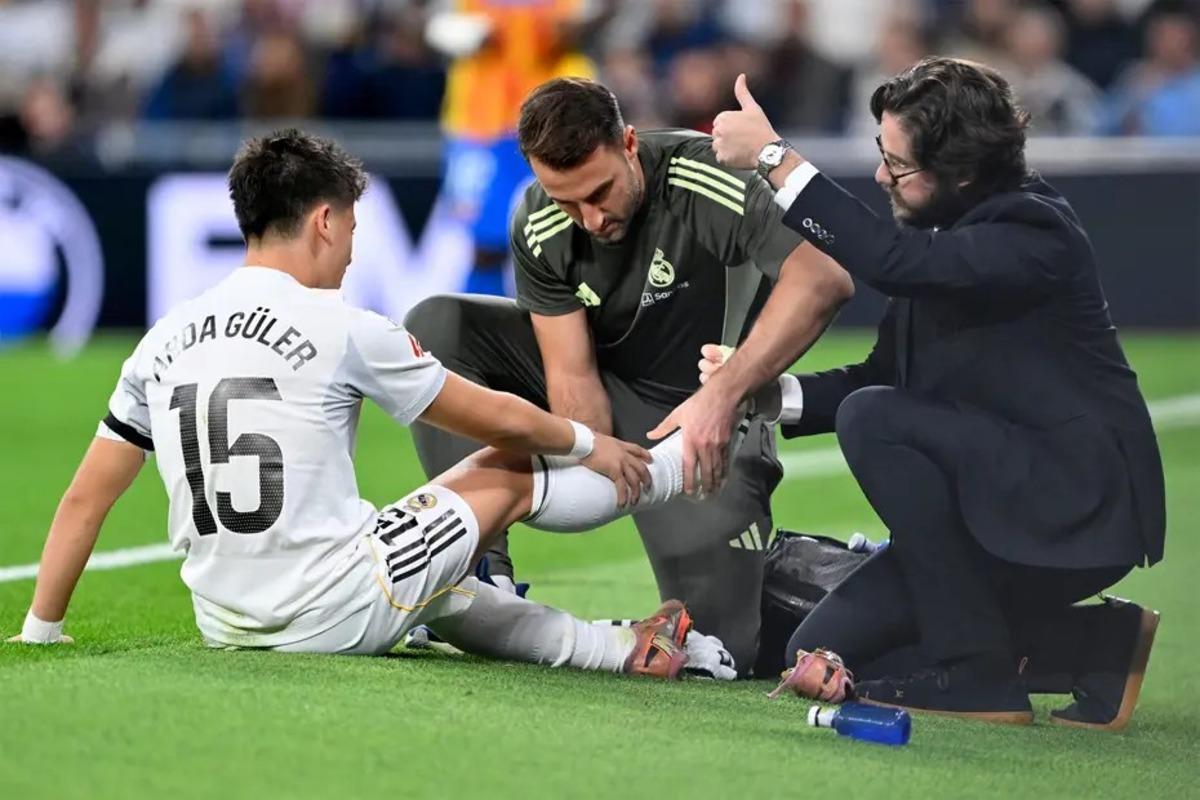 Arda dan sonra bir şok daha! Hakan &Ccedil;alhanoğlu sezonu kapattı: D&uuml;nya Kupası... 4