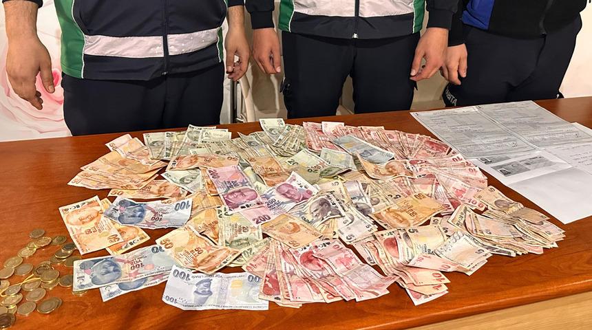 Akşehir&rsquo;de dilenci operasyonu: 4 bin 410 TL&rsquo;ye el konuldu