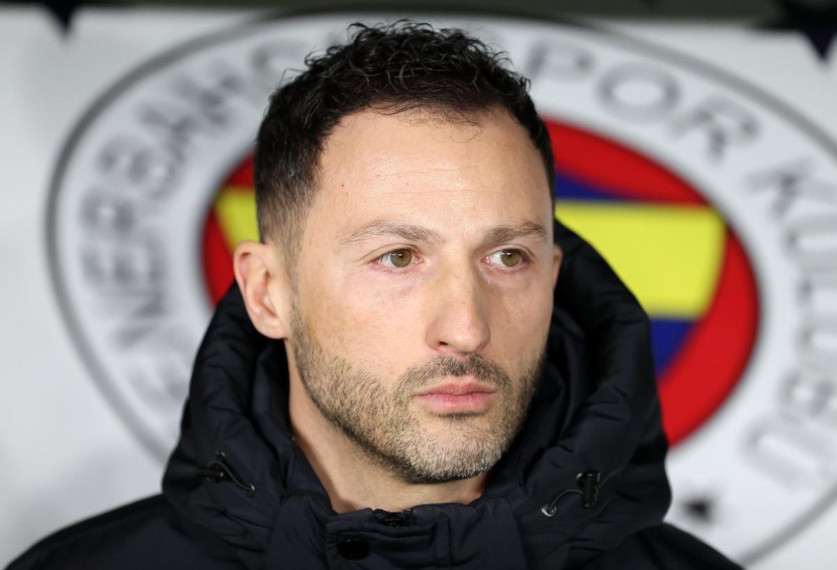 Fenerbah&ccedil;e Tedesco ve Devin &Ouml;zek ile yolların ayrıldığını a&ccedil;ıkladı! 2