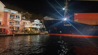 İstanbul Boğazı'nda gemi arızası! Yalılara çarpıyordu