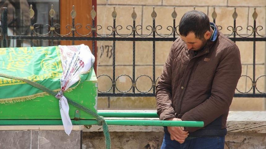 Kocası tarafından &ouml;ld&uuml;r&uuml;len kadın son yolculuğuna uğurlandı