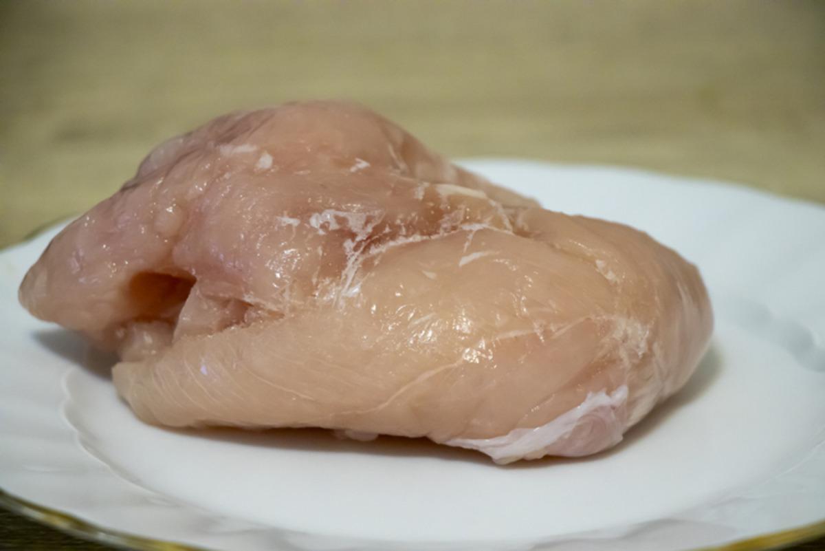 Tavuk g&ouml;ğs&uuml;ndeki beyaz &ccedil;izgiler ne anlama geliyor? Duyanlar şaşkına d&ouml;n&uuml;yor 2