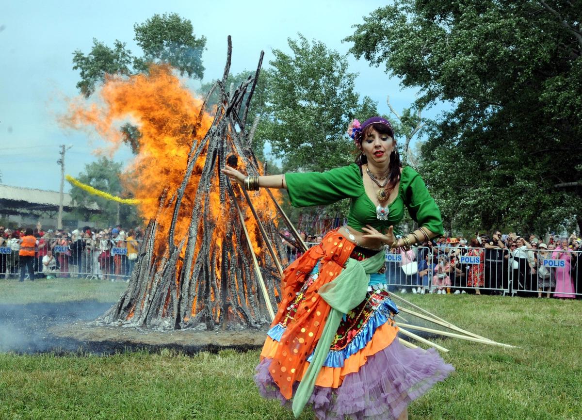 Akın akın geliyorlar  Oteller doldu, kapasiteyi aştık  Sokaklarda başladı 4