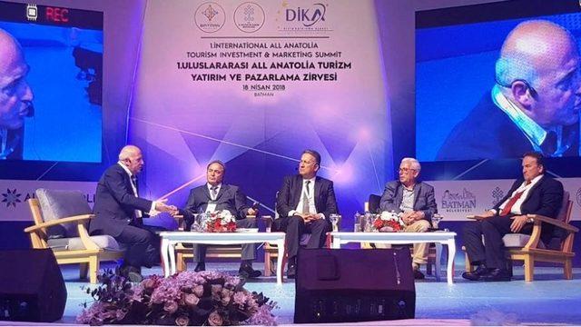 Batman’da ki 1. Uluslararası All Anatolia Turizm Yatırım ve Pazarlama Zirvesi’ne Ayvalık’ı anlattı