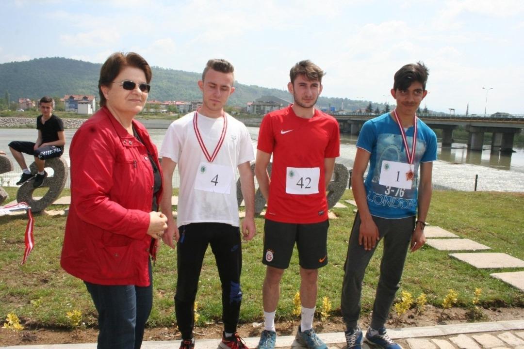 &Ccedil;aycuma belediyesinden 23 Nisan koşusu