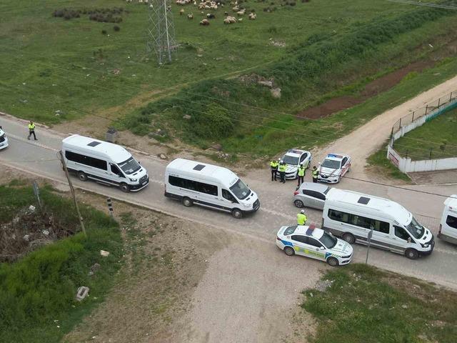 Erbaa&rsquo;da kurallara uymayanlara servis s&uuml;r&uuml;c&uuml;lerine ceza yağdı 3