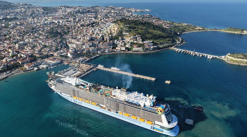 Turist akını! O ilimize kruvaziyerle 4 bin 600 yolcu geldi