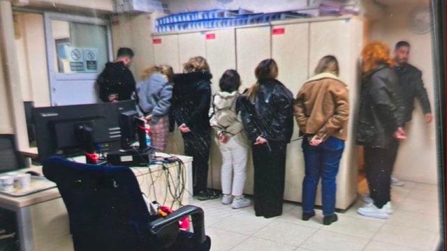 Polisle dalga geçen plaza çalışanlarına 5 yıl hapis istendi!