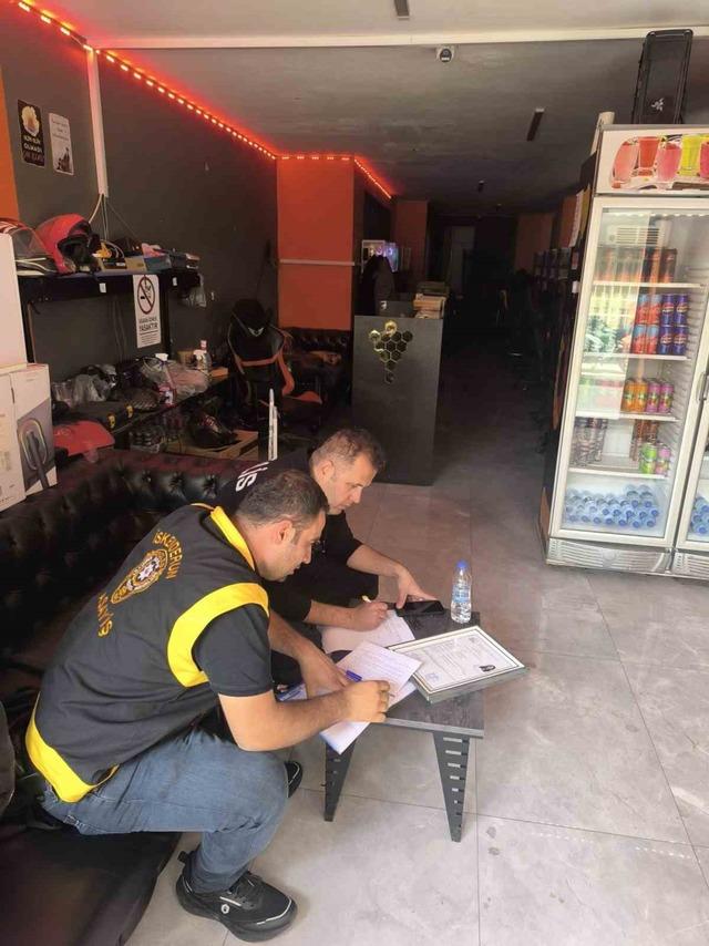 İskenderun&rsquo;da internet kafe ve oyun alanlarına denetim 2