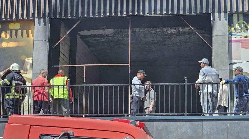 Elazığ&rsquo;da korkutan yangın