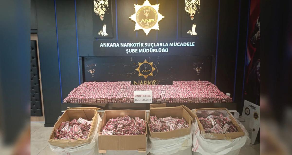 75 ilde dev operasyon! Y&uuml;zlerce kişi tutuklandı 2