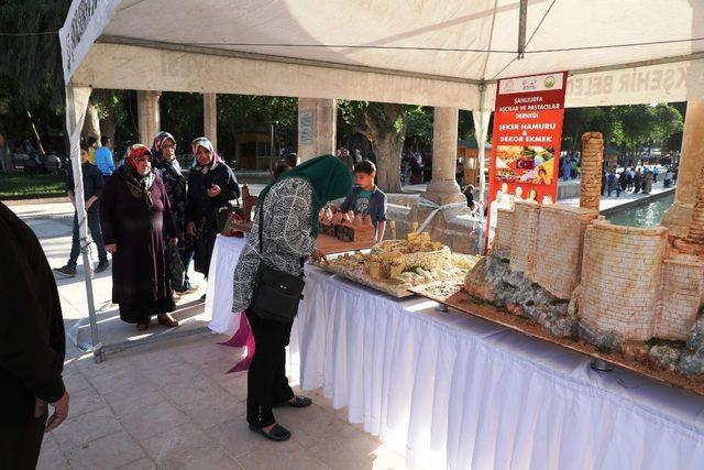 Minyatür pastalar vatandaşların beğenisine sunuldu