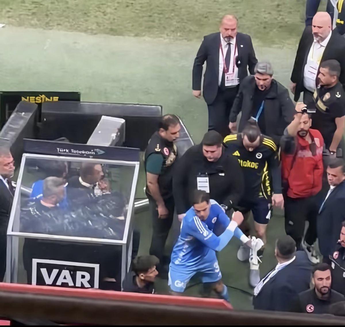 Fenerbah&ccedil;e de Ederson krizi! İhanet iddiası ve yeni adresi  3