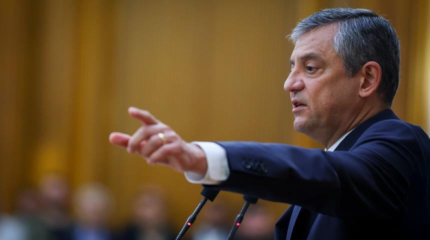 &Ouml;zg&uuml;r &Ouml;zel "81 il, 973 il&ccedil;e" deyip tarih verdi: "Yolumuz a&ccedil;ık olsun"