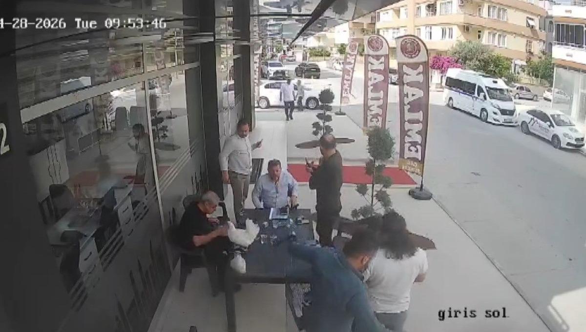 5. kattan u&ccedil;an tavuk masaya d&uuml;şt&uuml;! Panik anları kamerada 2