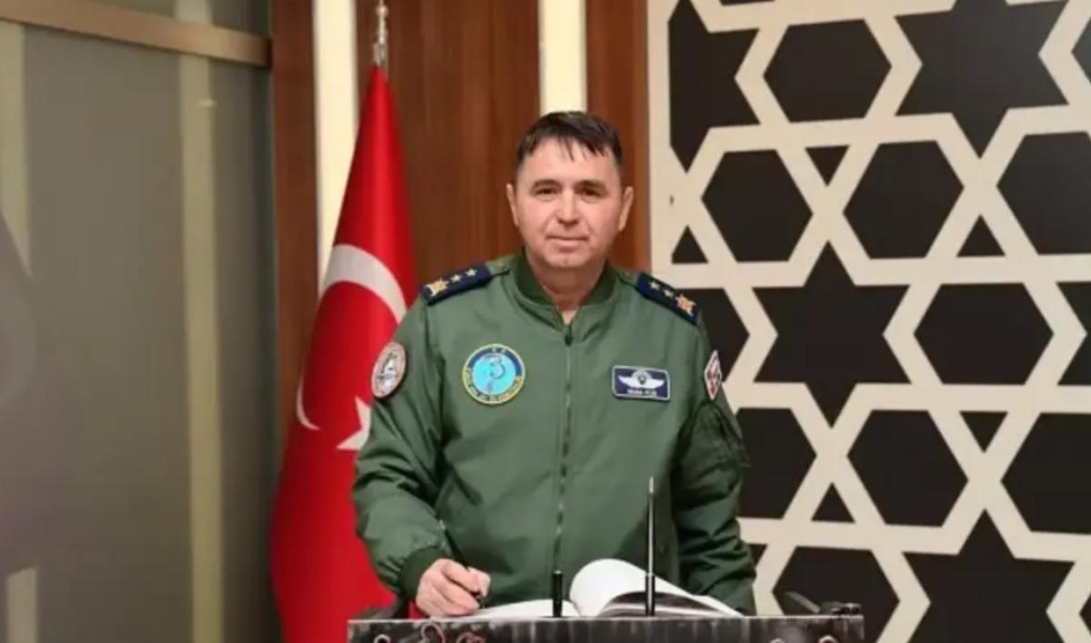 Fenerbah&ccedil;e ma&ccedil;ında stadın &uuml;zerinden F-16 ve Sikorsky ge&ccedil;mişti... Dikkat &ccedil;eken g&ouml;rev değişimi 1