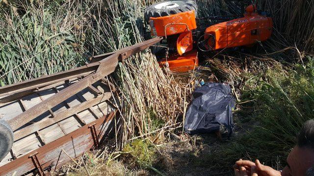 Devrilen traktörün 17 yaşındaki sürücüsü öldü