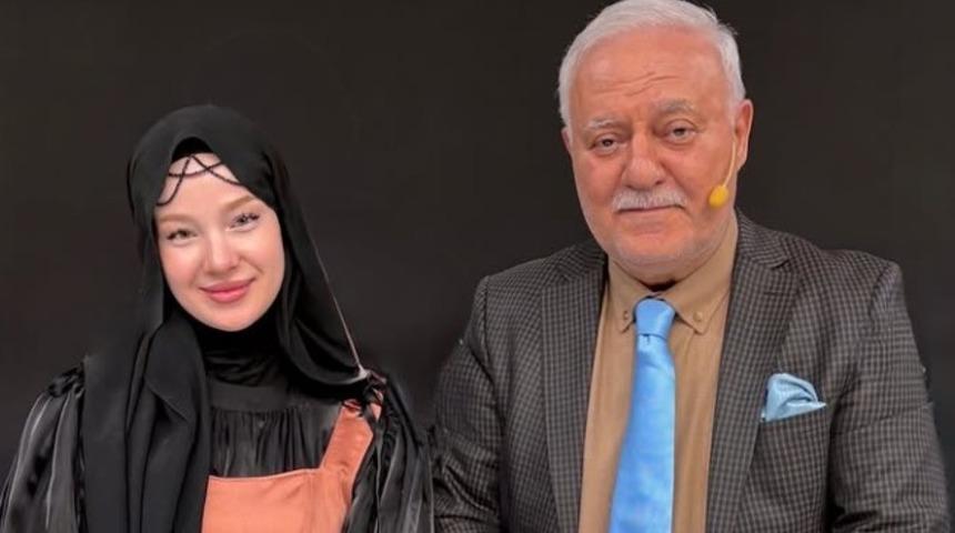 Nihat Hatipoğlu&rsquo;nun oğlu ile videolar &ccedil;ekiyordu! '&Ccedil;ıplak ayak' paylaşımı tepki &ccedil;ekti