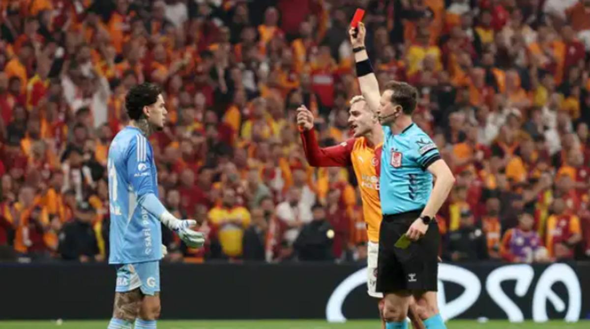 Samandıra karıştı! Futbolcular da o isimden rahatsız: Bireysel hareketleri tepki çekti 3