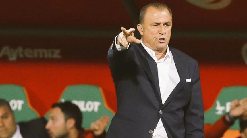 Fatih Terim a&ccedil;ıkladı: Maicon g&ouml;z&uuml;m&uuml;n &ouml;n&uuml;nde ağladı
