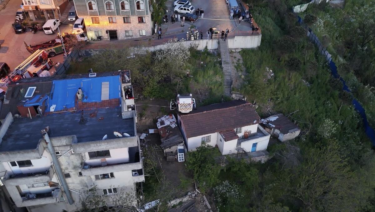 Kağıthane de korkun&ccedil; kaza! Takla atıp evin &ccedil;atısına d&uuml;şt&uuml;... Kahreden detay ortaya &ccedil;ıktı 7