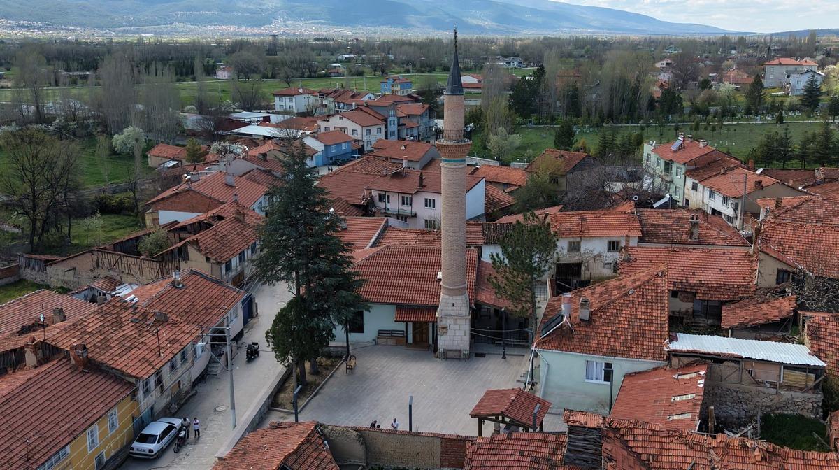 Sırrı y&uuml;zyıllar sonra &ccedil;&ouml;z&uuml;ld&uuml;! Cami duvarından o şehrin planı &ccedil;ıktı 8