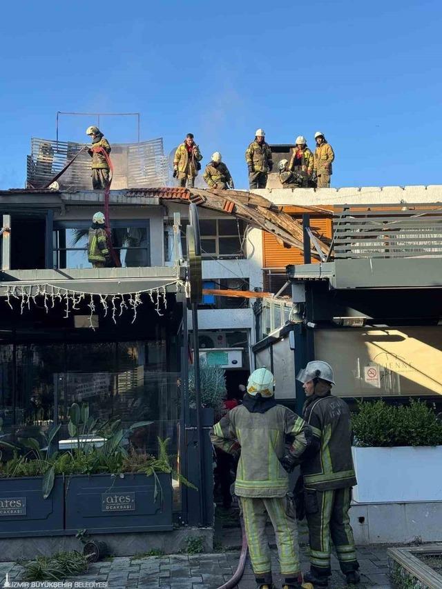 Restoran &ccedil;atısı alevlere teslim oldu 6