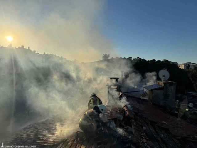 Restoran &ccedil;atısı alevlere teslim oldu 3