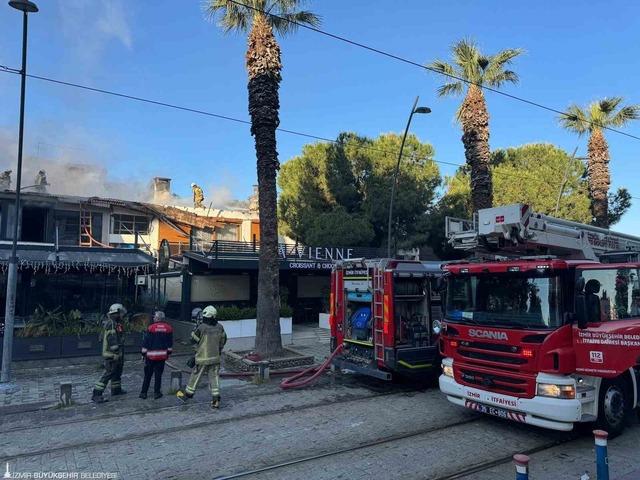 Restoran &ccedil;atısı alevlere teslim oldu 2