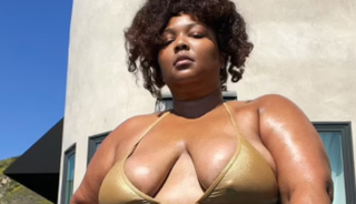 27 kilo verdi! Doğum g&uuml;n&uuml;nde s&uuml;per mini giydi