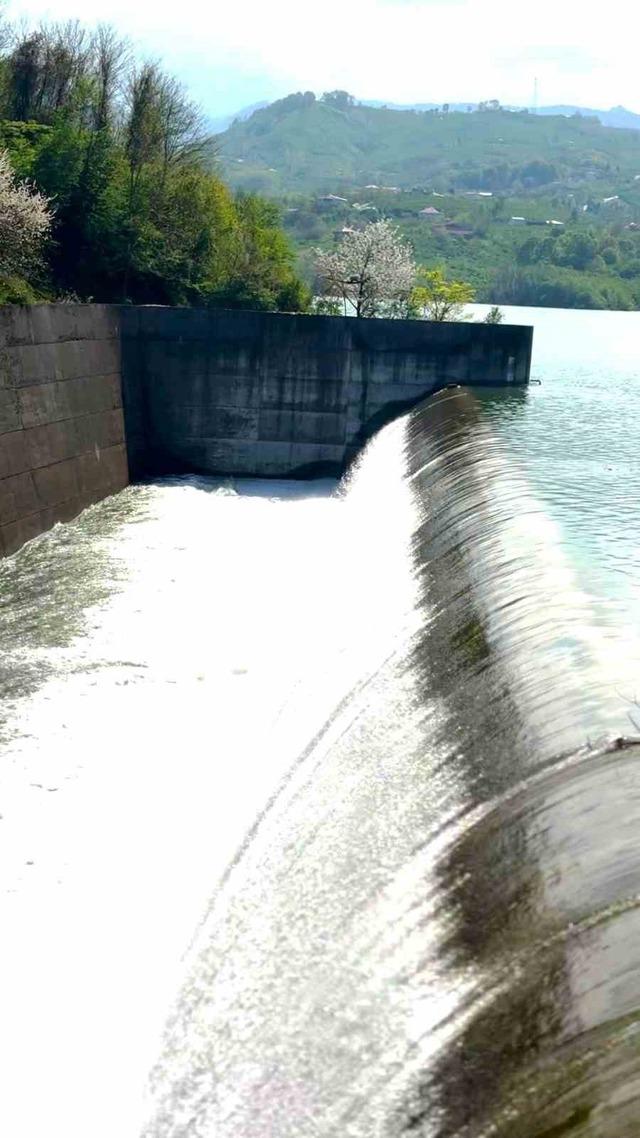 Yağmurlar Samsun’a içme suyu sağlayan barajları doldurup taşırdı 6