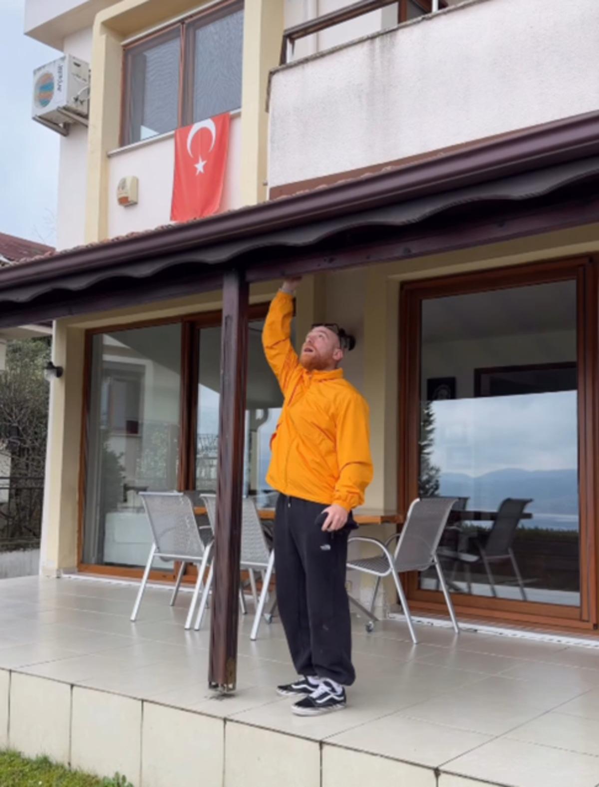 10 yıl &ouml;nce satın aldı! &Ccedil;ocuklar Duymasın ın Havu&ccedil; u Furkan Kızılay İstanbul u terk ediyor 3