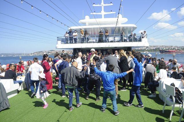 81 ilden gelen 81 çocuk, ilk kez İstanbul’u ve denizi gördü