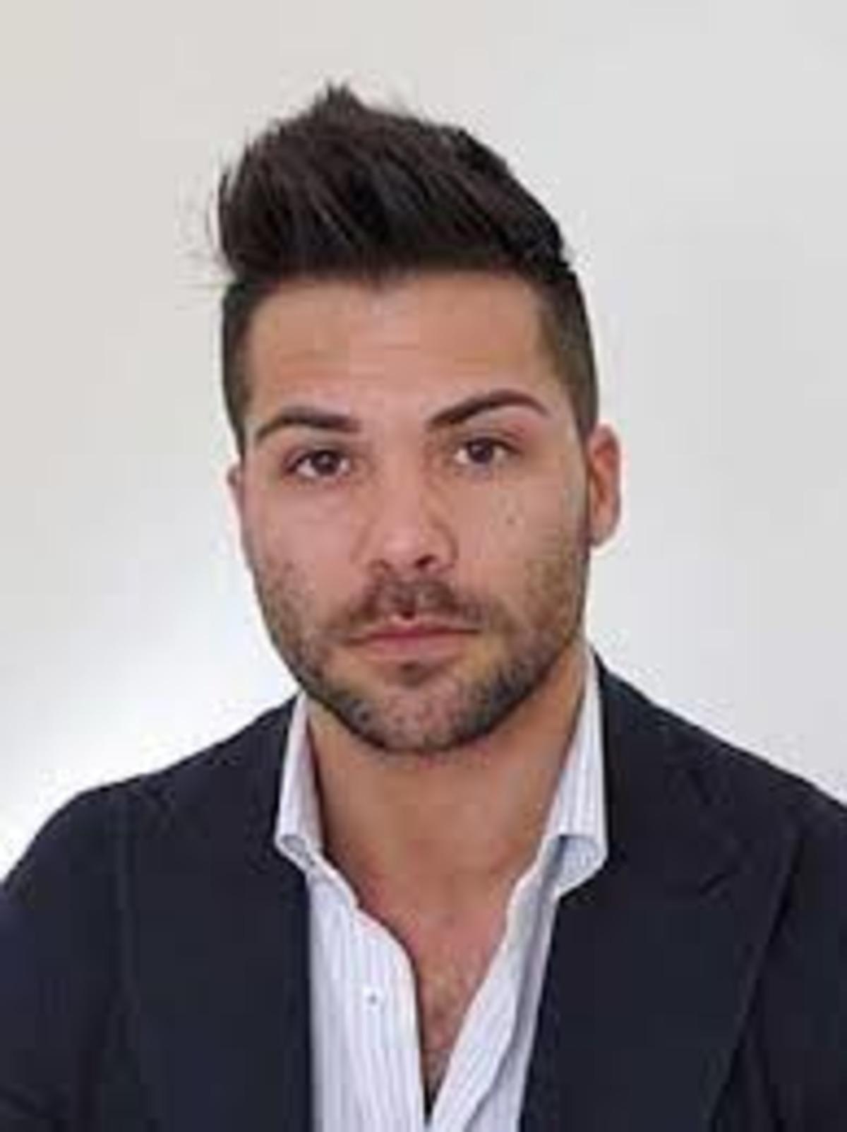 Eski futbolcudan acı haber! Eşi evde &ouml;l&uuml; buldu 1