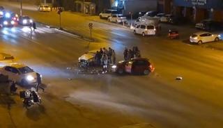 Otomobiller kafa kafaya &ccedil;arpıştı; 2 yaralı